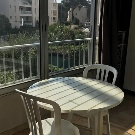 Lägenhet T1 Climatise Au Port De Avec Veranda Meublee, Proche Plages Et Commerces - Fr-1-335-186