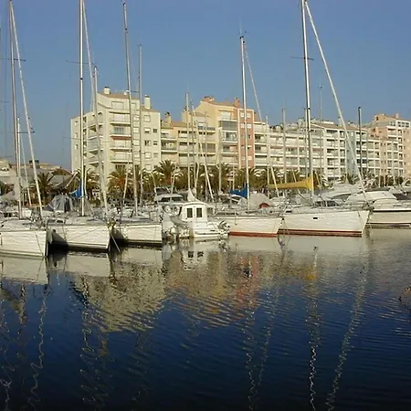 شقة T1 Climatise Au Port De Avec Veranda Meublee, Proche Plages Et Commerces - Fr-1-335-186