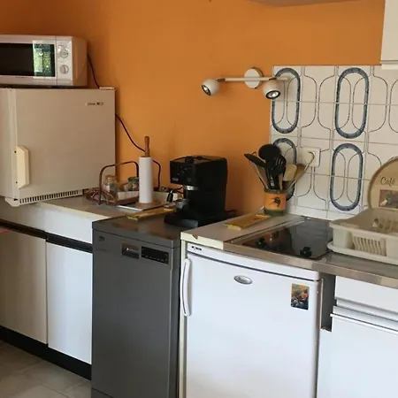 T1 Climatise Au Port De Avec Veranda Meublee, Proche Plages Et Commerces - Fr-1-335-186 * 耶尔