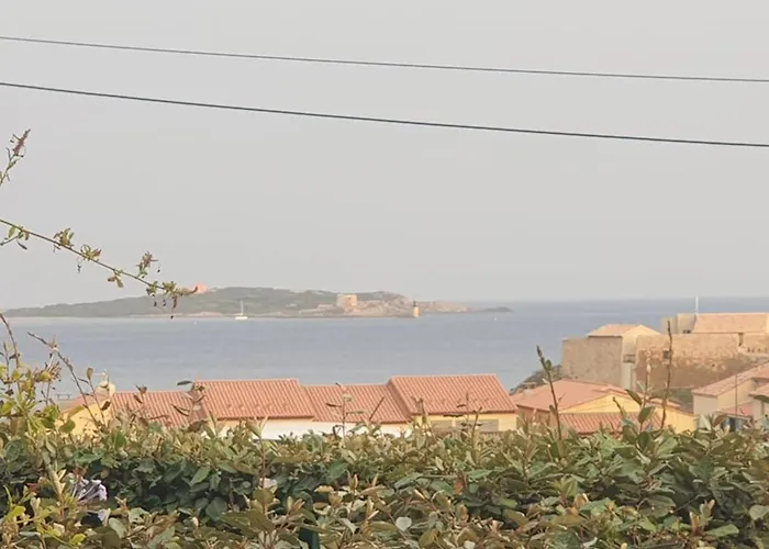 Appartement T1 Climatisé Au Port De Avec Véranda Meublée, Proche Plages Et Commerces - Fr-1-335-186