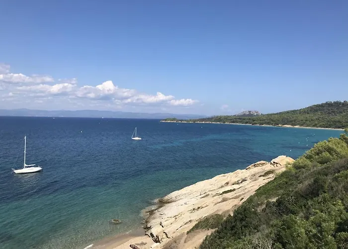 Appartement T1 Climatisé Au Port De Avec Véranda Meublée, Proche Plages Et Commerces - Fr-1-335-186 *